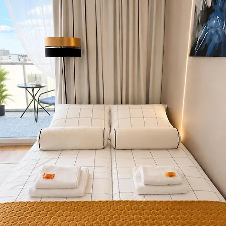 Harmony Premium Sunny Balcony& Garage Apartman *